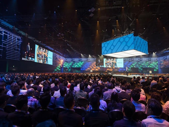 A large audience of technology enthusiasts and professionals at Cisco Live even conference